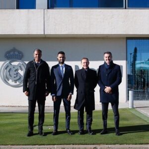 Bruno Alves Instagram - One of the best experiences I lived ! First I want to say thank you to my club @aekfc_official to autorize me to be present and I can bring aek name wherever I go . I want also say thank you to @fcporto to invite me and recognize me to represent this great moment and important legends game and also thank you to @realmadrid for the warm welcoming to their facilites Grateful for the entire journey it was an honor to be there.Waiting all of you at Estadio Santiago Bernabeu on 23 march 2024 for this amazing legends game Real Madrid vs FcPorto !