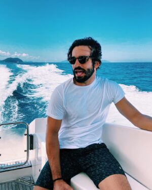 Bruno Bevan Instagram - ⚓️ Há mares que vêm para o bem!
