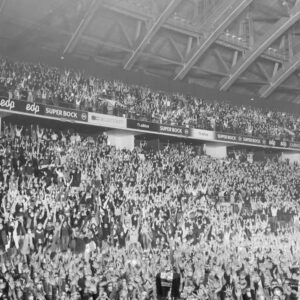 Bryan Adams Instagram - Lisboa, Portugal 30 Jan, 2022
16,000  people tonight. ❤️ #backtolive #bryanadamssohappyithurts