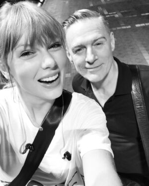 Bryan Adams Instagram - Sang with the gorgeous @taylorswift tonight in #toronto ...what a treat 🙂Thanks Taylor!