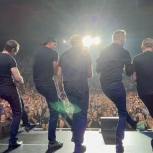 Bryan Adams Instagram - Thank you South Africa for a wonderful tour, our best ever! Love you ❤️ #sohappyithurts