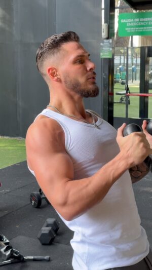 Bryan Dubois Instagram - Grosse séance avec @robtransformer 💪🏽