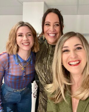 Brynley Stent Instagram - I died when @zambesisince79 offered to dress me in this sick as green suit for my first ever @nzcomedyfestival Gala. 🐍🐸🌲🐢🦖🌳🥦🥒🥬 Hair and makeup by the ever talented @sharihairmakeup.
