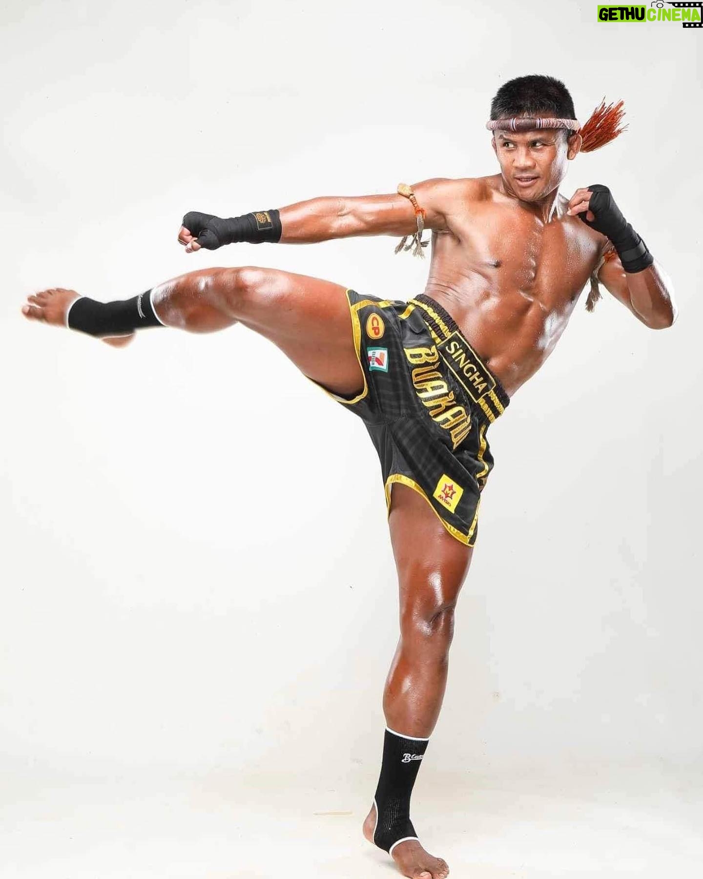 Buakaw Banchamek - 127K Likes - 💪🏼