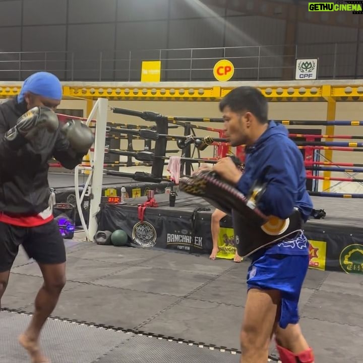 Buakaw Banchamek - 196.6K Likes - 💪🏼