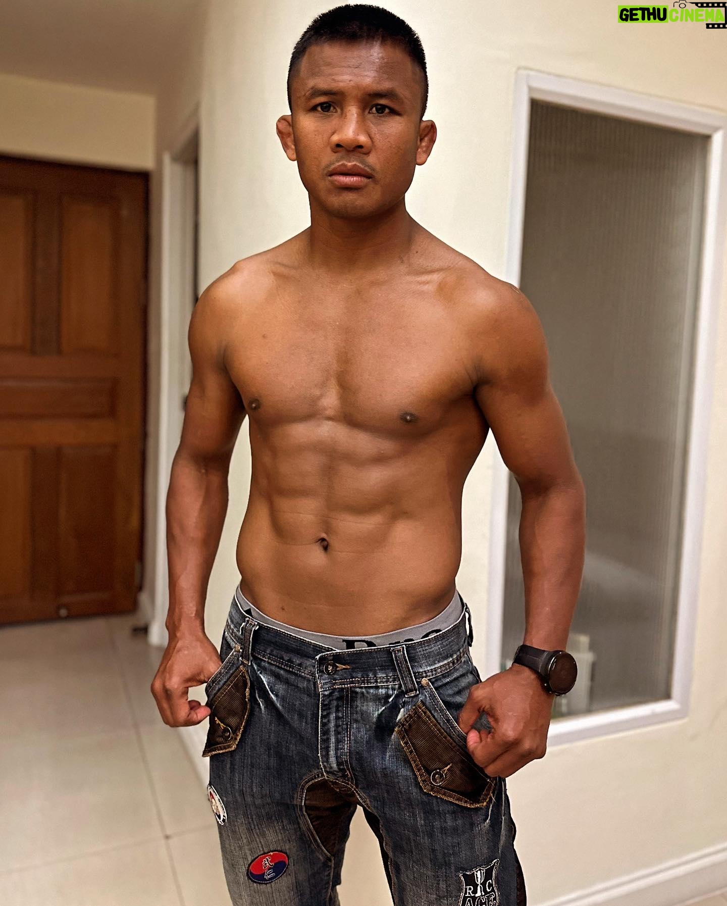 Buakaw Banchamek - 30.1K Likes - 💪🏼❤️