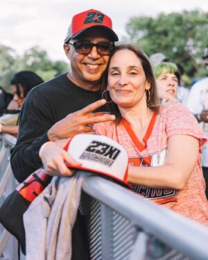 Bubba Wallace Instagram - Bubba’s Block Party Chicago 👊🏾

Man what a turn out last night! So humbled to play a role in welcoming new faces to this sport with events like these. We’ve come a long way and we ain’t stopping ✌🏾