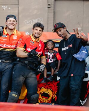 Bubba Wallace Instagram - Bubba’s Block Party Chicago 👊🏾

Man what a turn out last night! So humbled to play a role in welcoming new faces to this sport with events like these. We’ve come a long way and we ain’t stopping ✌🏾