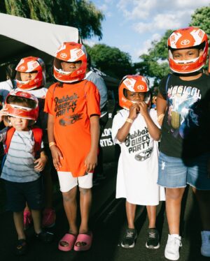 Bubba Wallace Instagram - Bubba’s Block Party Chicago 👊🏾

Man what a turn out last night! So humbled to play a role in welcoming new faces to this sport with events like these. We’ve come a long way and we ain’t stopping ✌🏾