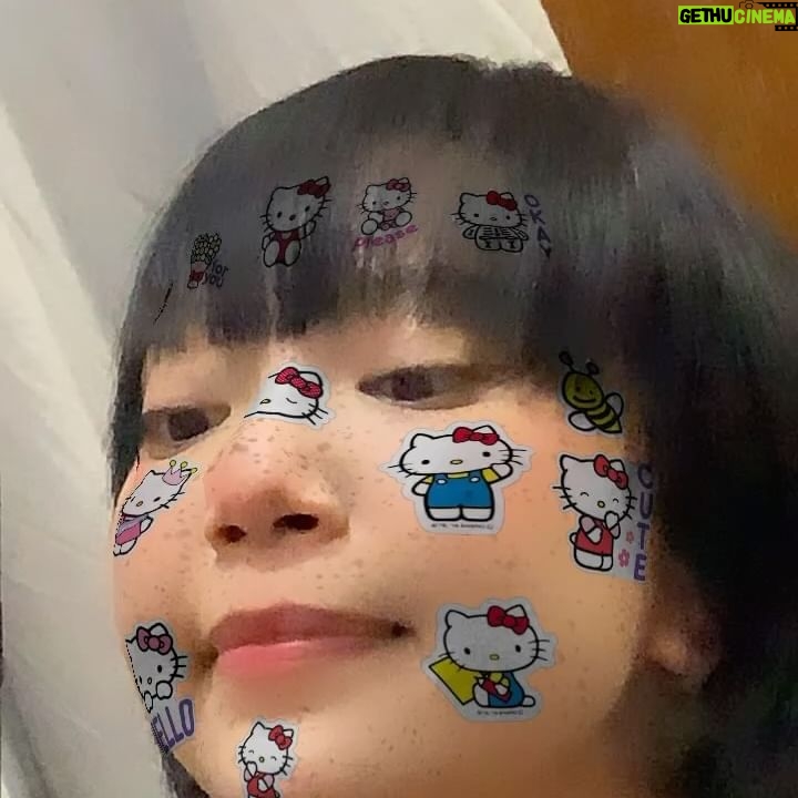 Buber Mak - 3 Likes - .
今年安穩咗,但好似幾唔係我。
到底係人大個咗,定係有啲嘢唔記得咗?
忙於生存,忘了感受,
都忘了自己。