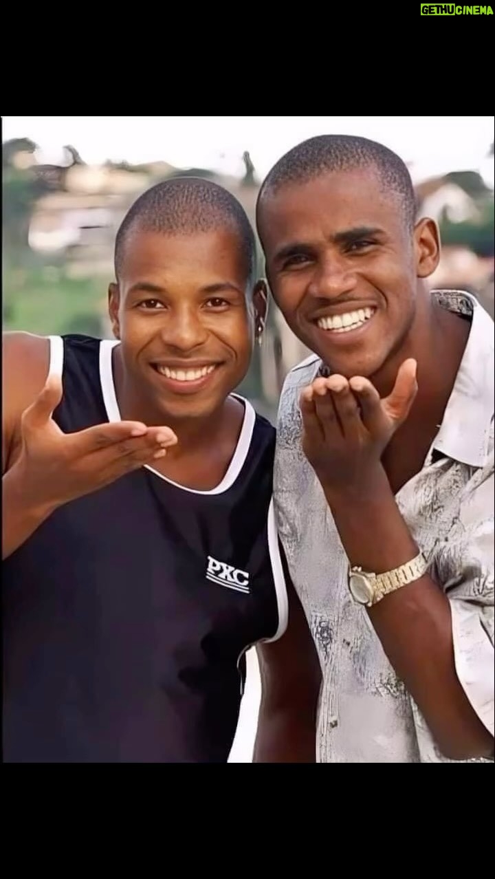 Buchecha - 124.5K Likes - *CLAUDINHO E BUCHECHA*
Cadê os fãs da dupla ?
Cadê os que tem saudade da gente juntinhos na tela da Tv, nos sábados e domingos alegrando todo mundo?
Falem alguma curiosidade da dupla.
Lembram o 1º show da gente com Dj e banda?
Citem um registro do filme nos cinemas.
Ou escrevam um trechinho de alguma música que marcou as suas vidas.
Eu ainda estou aqui,sou grato e amo vocês ❤️❤️🙏🏾
DEIXE UM RECADO NOS COMENTÁRIOS 👇🏾
#claudinhoebuchecha #claudinhoebuchechaprasempre
#buchecha #claudinho
#musica
#funk
#nossosonho