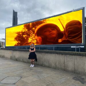 Buck Betty Instagram - First person to take a pic with my billboard wins a 1k prize !!