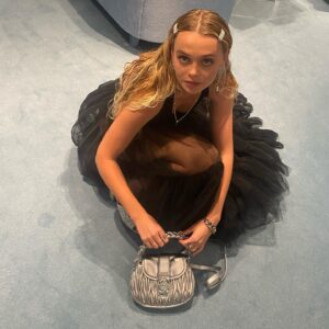 Buck Betty Instagram - Giving black swan