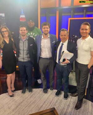 Buck Sexton Instagram - With @realgreggutfeld @kattimpf @tyrussmash @douglaskmurray and little brother on set! Tune into Gutfeld tonight on Fox News