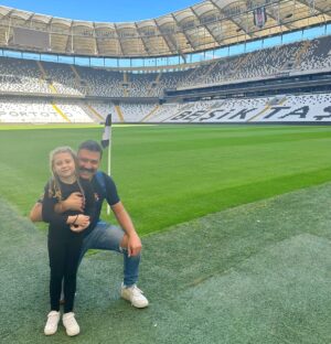 Bülent Emrah Parlak Instagram - Lisa❤️Baba❤️Bjk 
#lisaparlak