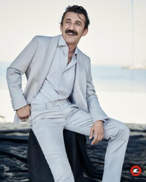 Bülent İnal Instagram - Onlar gerçekten çok iyi anlaşan dört arkadaş. Big Suit Book’un kapağında ağırladığımız @bulentinal, @neocu, @ilkerkizmaz ve @burakyamaturk’e stil notlarını ve ideal takım elbise tercihlerini sorduk.

Bir Yaz Günü 4 Beyefendi, Big Suit Book’ta raflarda.

#ESQ200 #BigSuitBook 

Röportaj: Özge Dinç @ozgedinc
Fotoğraf: Emre Doğru @emredogru
Styling: Şeyda Sözüer @seydasozuer
Saç: Serkan Aktürk @serkanakturk1
Makyaj: Burak Şener @buraksenerofficial 
Prodüksiyon: Sena Kaynakin @senakaynakin
