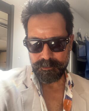 Bülent İnal Instagram - Baba oğul deniyoruz bir şeyler😎😎😎