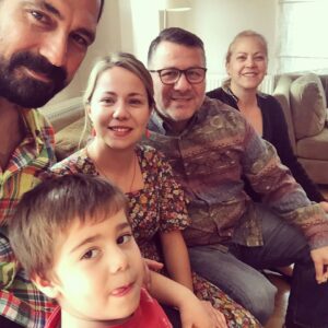 Bülent İnal Instagram - Yakışıklı babamız @haruntuysuz1 doğum günün kutlu olsun😊😊👍