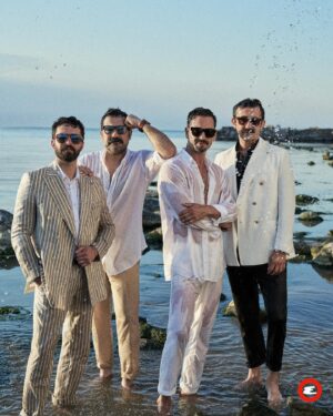 Bülent İnal Instagram - Onlar gerçekten çok iyi anlaşan dört arkadaş. Big Suit Book’un kapağında ağırladığımız @bulentinal, @neocu, @ilkerkizmaz ve @burakyamaturk’e stil notlarını ve ideal takım elbise tercihlerini sorduk.

Bir Yaz Günü 4 Beyefendi, Big Suit Book’ta raflarda.

#ESQ200 #BigSuitBook 

Röportaj: Özge Dinç @ozgedinc
Fotoğraf: Emre Doğru @emredogru
Styling: Şeyda Sözüer @seydasozuer
Saç: Serkan Aktürk @serkanakturk1
Makyaj: Burak Şener @buraksenerofficial 
Prodüksiyon: Sena Kaynakin @senakaynakin