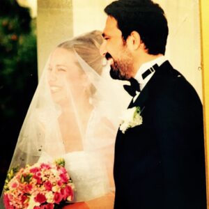 Bülent İnal Instagram - Güzel karım benim sevgilim, ömrüm boyunca güzelliğinin müptelasıyım bilesin😘😘😘 yıldönümümüz kutlu olsun seni çok seviyorum😘😘😘 @melissinal