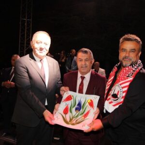 Bülent Serttaş Instagram - Başkanım Kent Park Alanına kaç kişi dediyse iki katına çıkardık Sungurlu sakinlerine,Çevre il ve ilçelerden gelen, Ankara’dan gelen değerli bürokratlara Canı gönülden teşekkür ediyor saygılarımı sunuyorum. @abdulkadirsahinerr #sungurlu