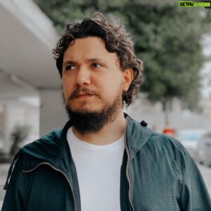 Burak Aksak Instagram - aşı ol ✅
berbere git ❌
leyla ile mecnun yaz ✍️