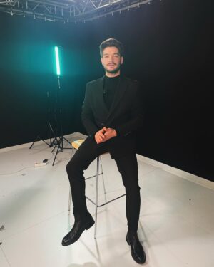 Burak Can Instagram - Suit up.🕴🏻 - styling: @hamiyetaktass