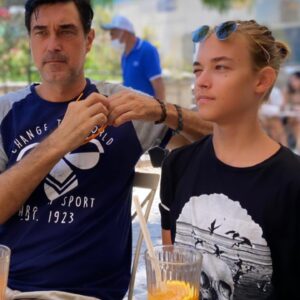 Burak Hakkı Instagram - Evlat. Gururum.  Hep iyilerle karşılaş 🧿