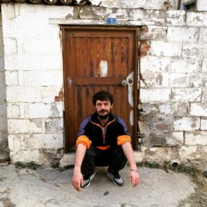 Burak Şahin Instagram - Kıyamet gelse de kopsak 
#şirince