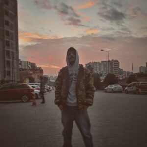 Burak Şahin Instagram - Parayı bulunca varoşlara dersinki bay bay 👋 söz @cashflow_turkiye den alıntıdır.