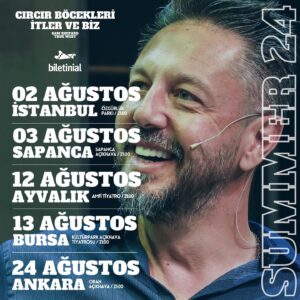Burak Sarımola Instagram - 🎭 YAZ TURNESİ: İSTANBUL-SAPANCA-AYVALIK-BURSA-ANKARA 💙
🎟️ Biletler Biletinial’da!

“Aynı ağacın üstünde farklı mevsimlerde iki kardeşin birbirini keşfetme, birbirine dönüşme hikayesi.”

🎭 CIRCIR BÖCEKLERİ İTLER VE BİZ.
Sam Shepard “True West”

#Art12Entertainment #CırcırBöcekleriİtlerveBiz #SamShepard @mertoner @serhatteoman @bugragulsoy @buraksarimola @ayse.lebriz.berkem #BuğraGülsoy #SerhatTeoman #BurakSarımola #AyşeLebrizBerkem #MertÖner #TrueWest #tiyatro #sahne #etkinlik