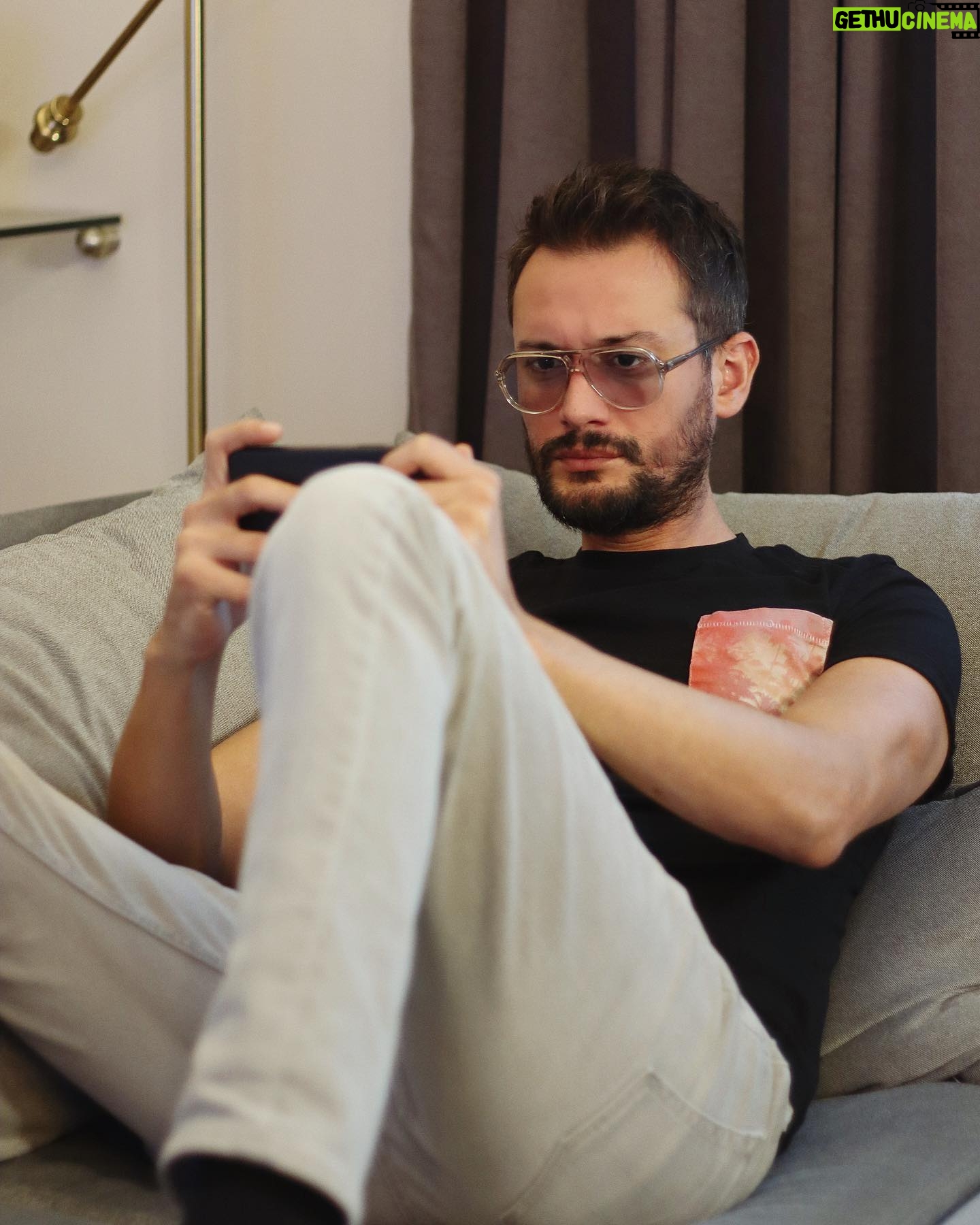 Burak Serdar Şanal - 151.2K Likes - #yaayailkayakbasanlar ‘dan biri de benim biliyosunuz ki 😎 sizde gelin beni takibe alın hep beraber #Yaay ‘lanalım... 😉 @yaaydayiz