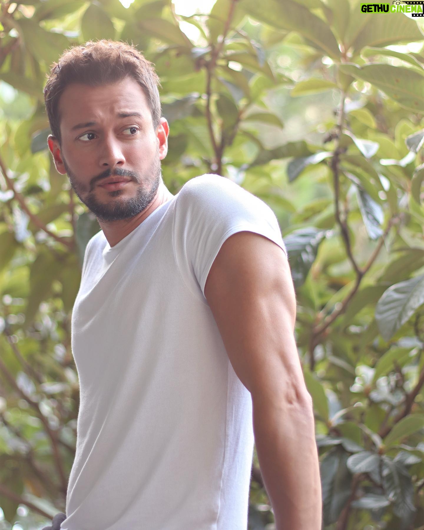 Burak Serdar Şanal - 169.1K Likes - Serious White ✨