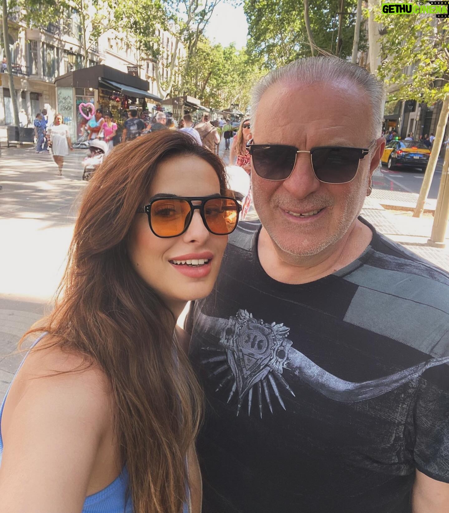Burak Sergen - 10.3K Likes - Tekrar tekrar hola barcelona