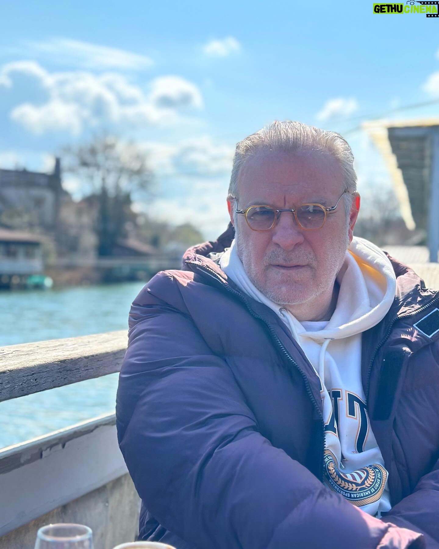 Burak Sergen - 3.3K Likes - Dinlenmece