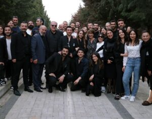 Burak Sergen Instagram - Yarın akşam @hudutsuzsevdadizi