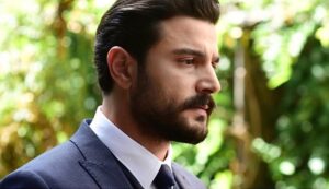 Burak Sevinç Instagram - Dr. Deniz 😉 Yakında buluşuyoruz🙏 #kırmızıoda #tv8