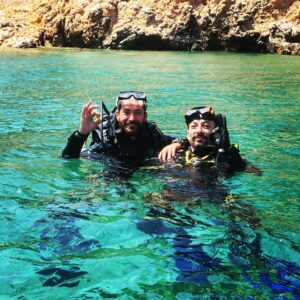 Burç Kümbetlioğlu Instagram - Dalış Abinle Yapınca Güzel.
#diving #bodrum