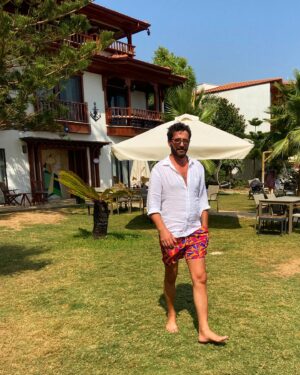 Burç Kümbetlioğlu Instagram - Summer time ☀️😎