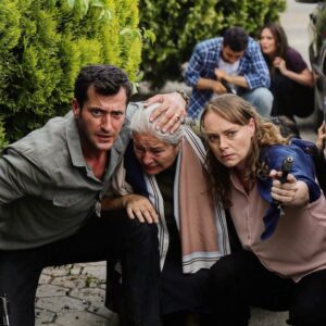Burç Kümbetlioğlu Instagram - Bugün Sezon Finali Bölümümüzle, 48. Kez Buluşuyoruz Sizlerle. Hep Yanımızda Olduğunuz için Teşekkürler Ekranları Başındaki Savaşçılar...🙏🙏🙏