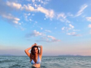 Burcu Oktav Instagram - 🦀🦀