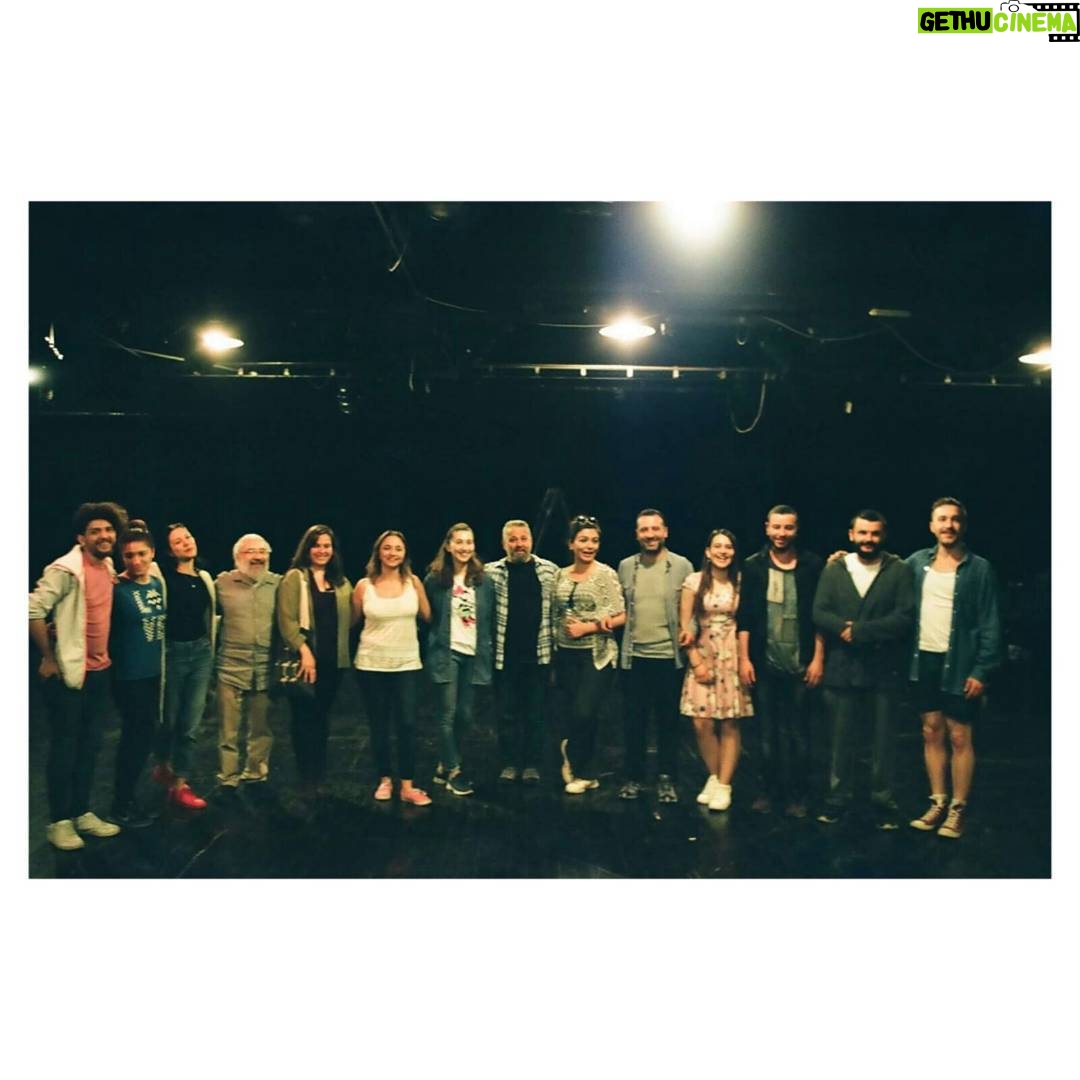 Burcu Oktav - 3 Likes - Tez gösterimleri sonrası.Buradaki sekiz arkadaşım ve güzel hocalarımızla sahnemizde son fotoğrafımız.
Not: Mezun olduk temalı son fotoğraftı valla #dtcftiyatro