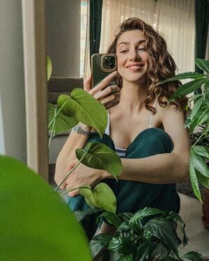 Burcu Oktav Instagram - Galerimi temizliyorum ve bazı anılar ve canım istedi koydum