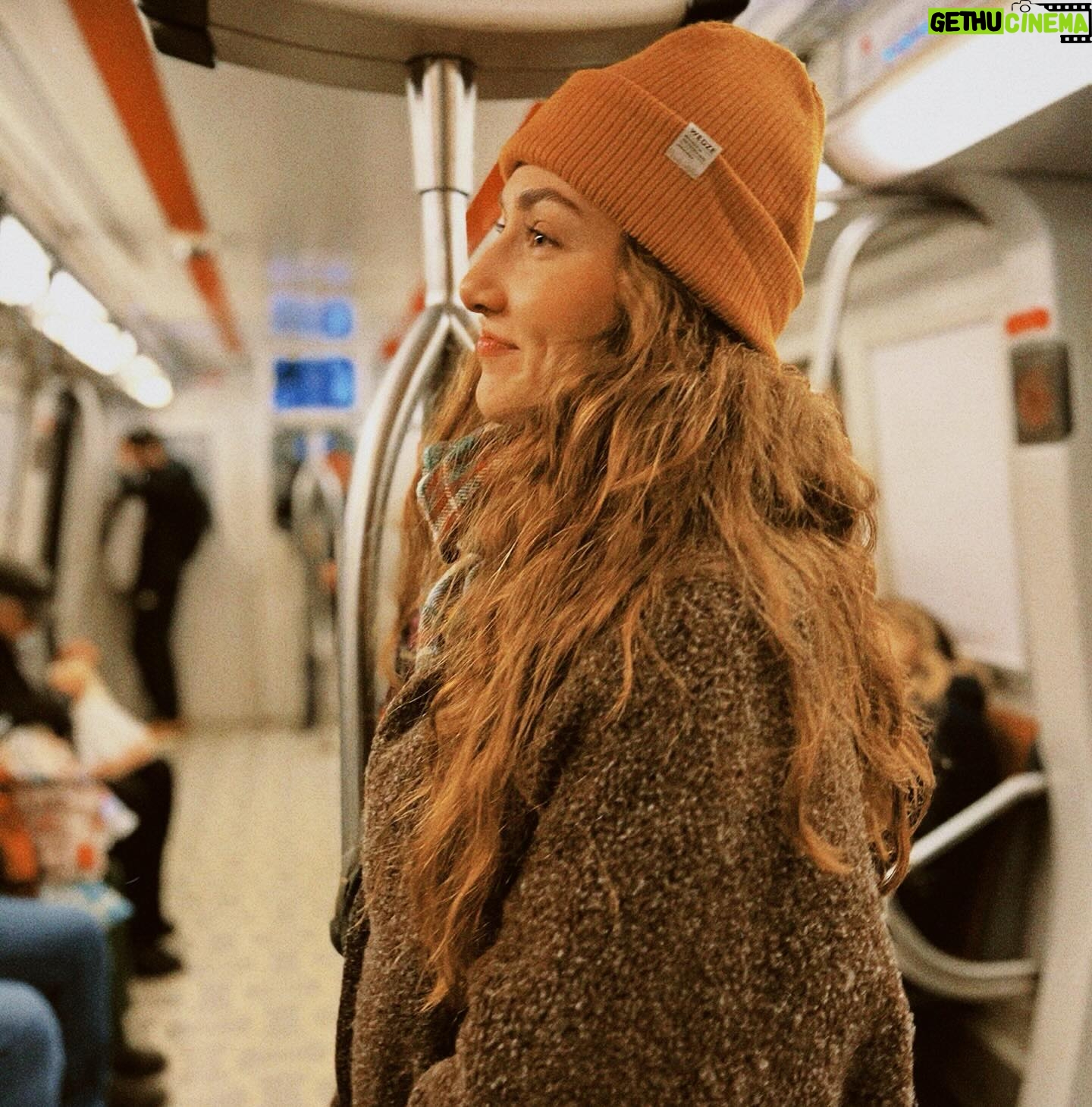 Burcu Oktav - 3 Likes - Lütfen inenlere öncelik tanıyınız.
