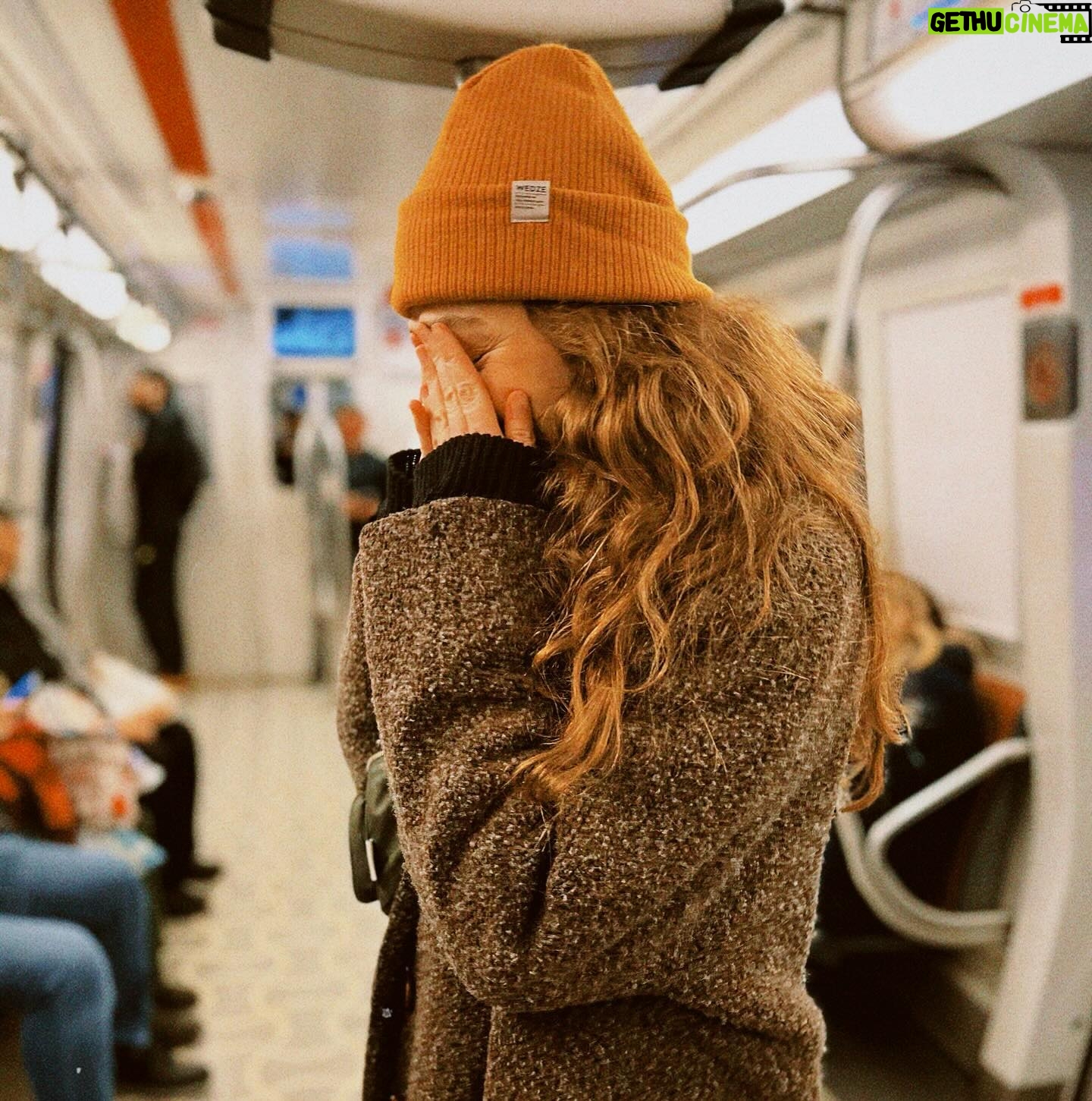 Burcu Oktav - 3 Likes - Lütfen inenlere öncelik tanıyınız.