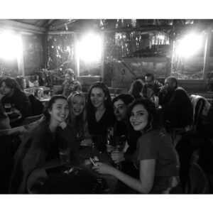 Burcu Oktav Instagram - Ece'nin şerefine göörls nayt! 💜💜