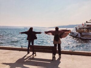 Büşra Çam Instagram - Belki bu akşam yenerdik seni be İstanbul #vereliniask