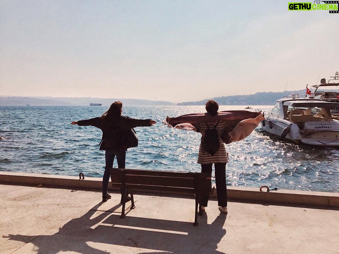 Büşra Çam - 712 Likes - Belki bu akşam yenerdik seni be İstanbul #vereliniask