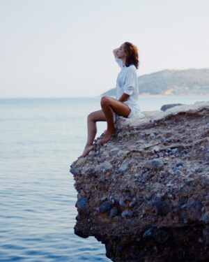 Büşra Çam Instagram - Beni böyle bırakın,tatilcilikte kariyer yapmak istiyorum🧜🏼‍♀️⛰⛵️🌊