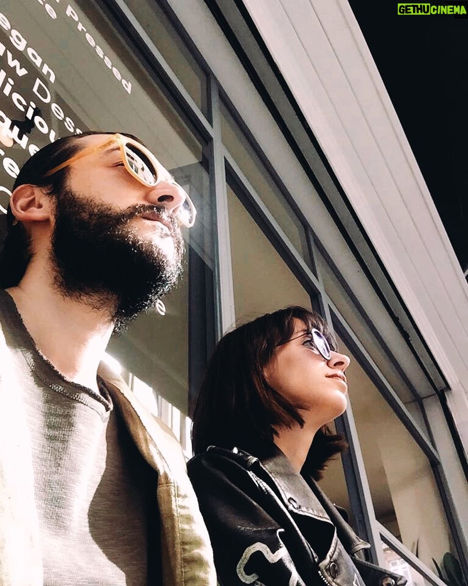 Büşra Çam - 1.1K Likes - Talih kuşu bekleyenler klübü